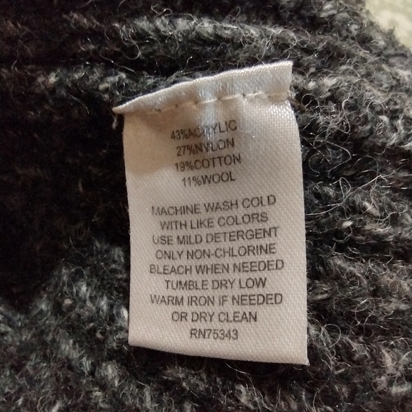 Kenji Hooded Sweater - Picture 6 of 6